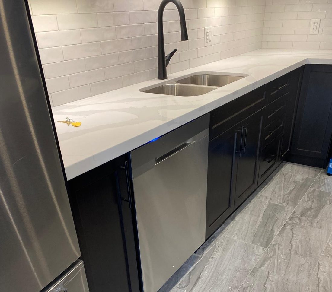 Dishwasher under quartz